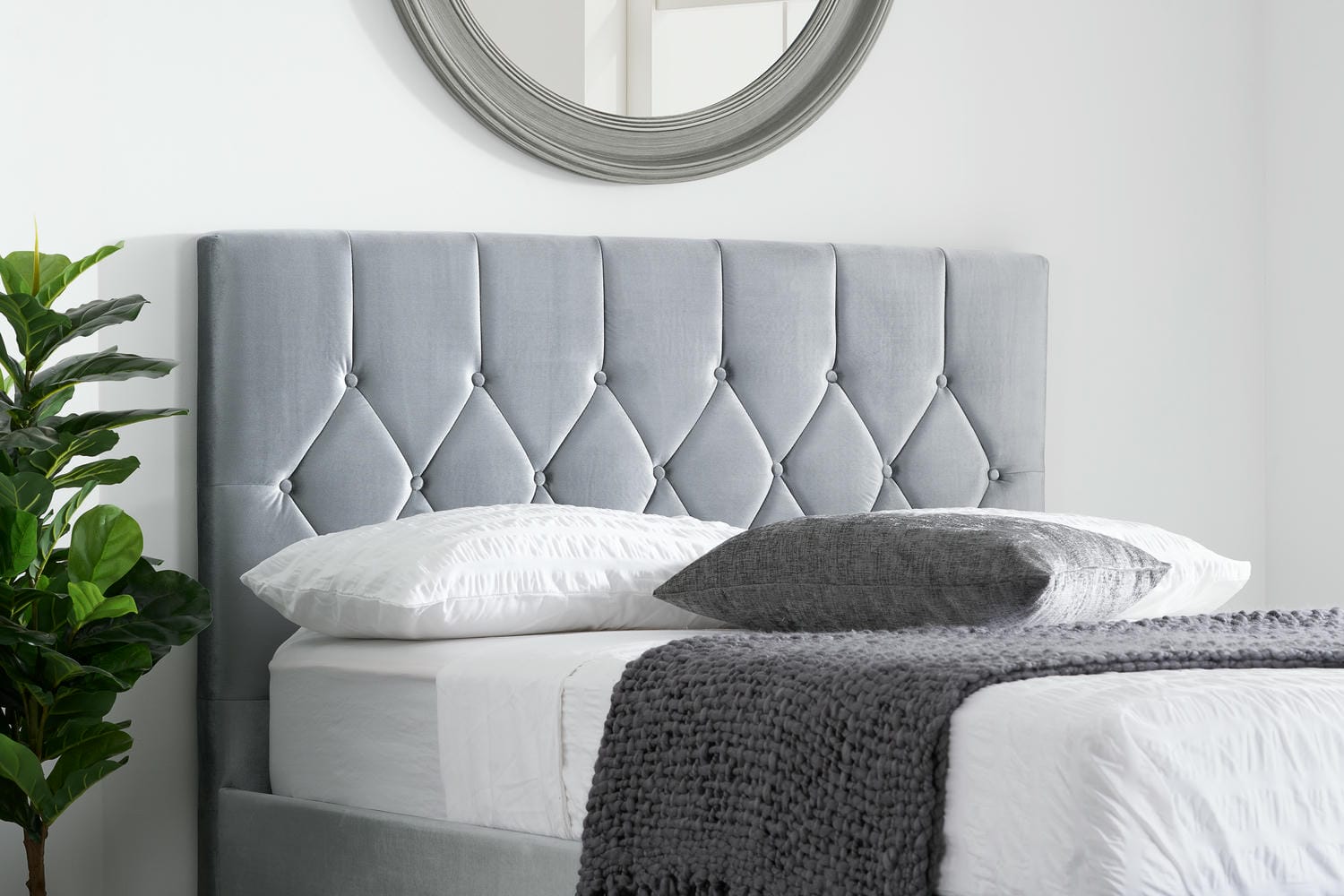 Loxley - Upholstered Buttoned Fabric Bed - Bickfords