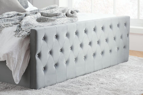 Marquis - Upholstered Buttoned Velvet Bed Image 3