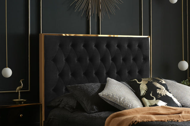 Chelsea - Luxurious Buttoned Velvet - Fabric Bed - Bickfords